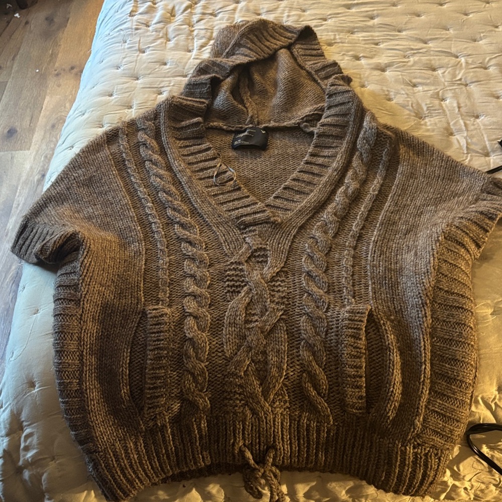 American Eagle Outfitters Tan Knit Sweater